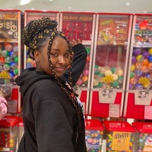 Meet your Posher, Lilly